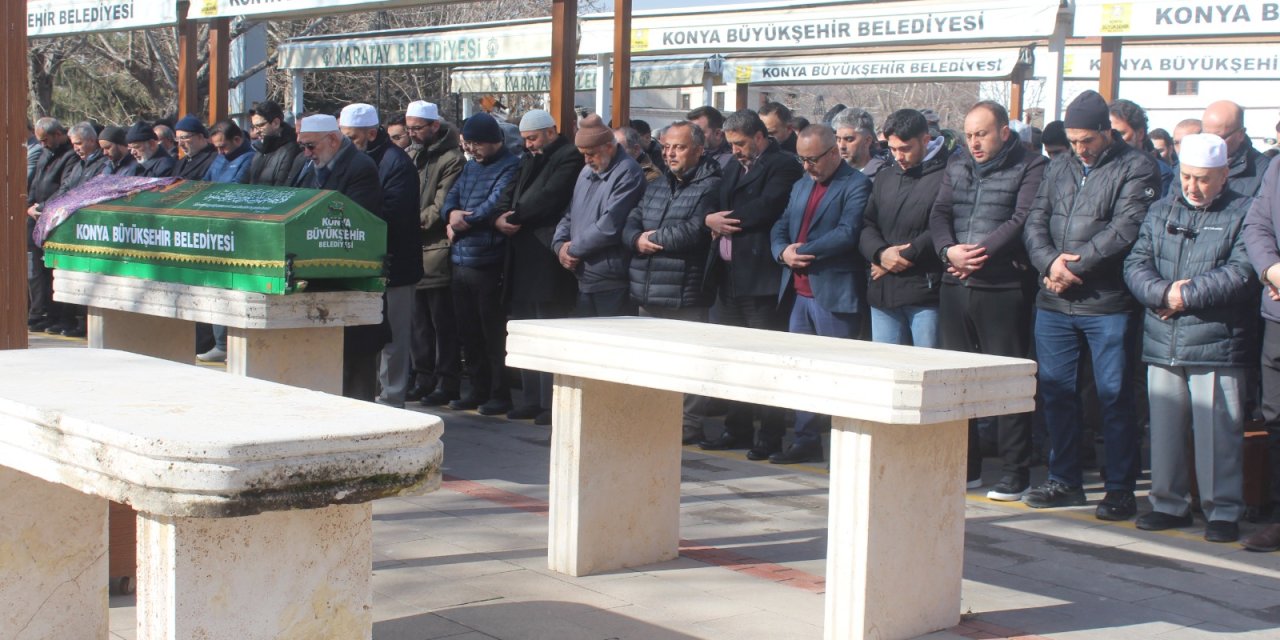 Ayşe Doğmuş dualarla toprağa verildi