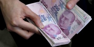 Her iki aileden biri borçlu!