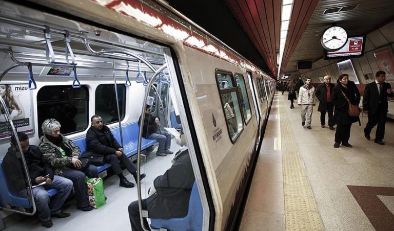 İstanbul M5 Üsküdar–Samandıra Metro Hattı kapandı mı? M5 Üsküdar–Samandıra Metro Hattı Ne zaman açılacak? İstanbul Metro arızası var mı?