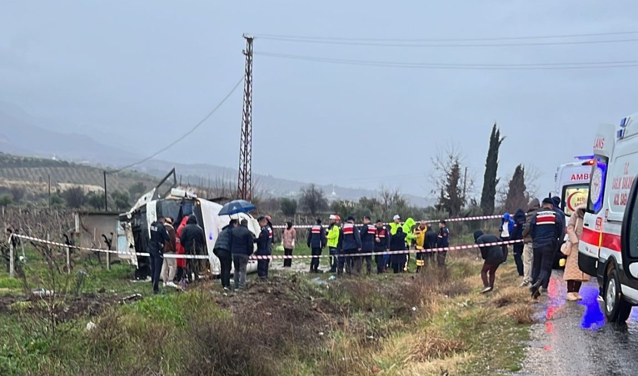 Sağlık personeli servisi üzüm bağına uçtu: Biri ağır 25 yaralı!