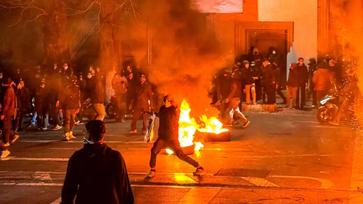 İran’da Hükümet Karşıtı Protestolar – Son Dakika