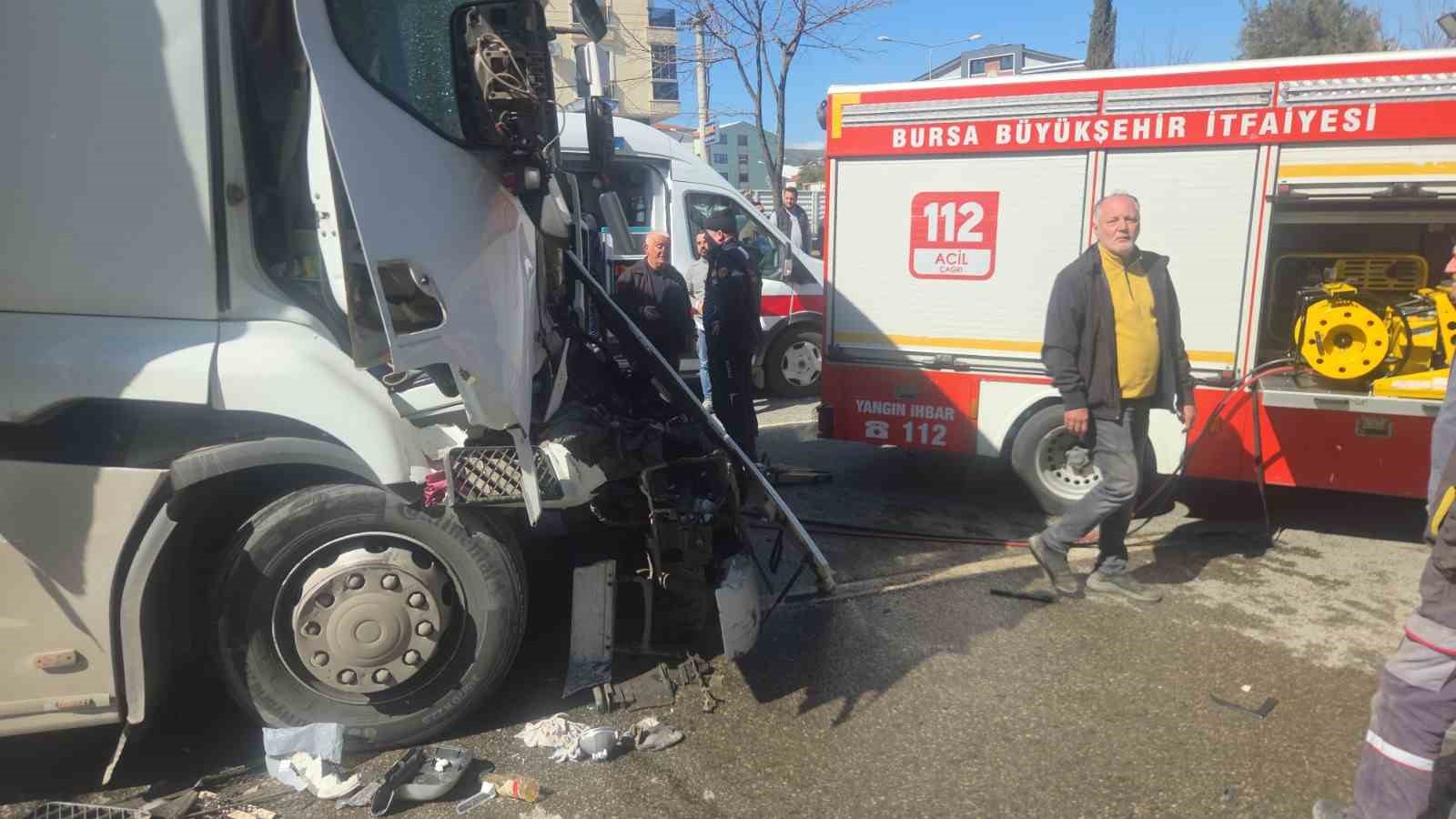 Nevşehirli kamyoncu Bursa’da zincirleme kazaya karıştı – Konya Haber