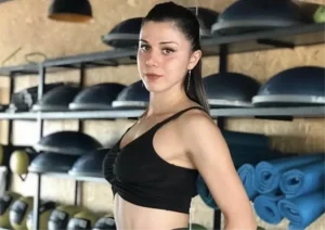 Survivor Nefise Karatay Kimdir?