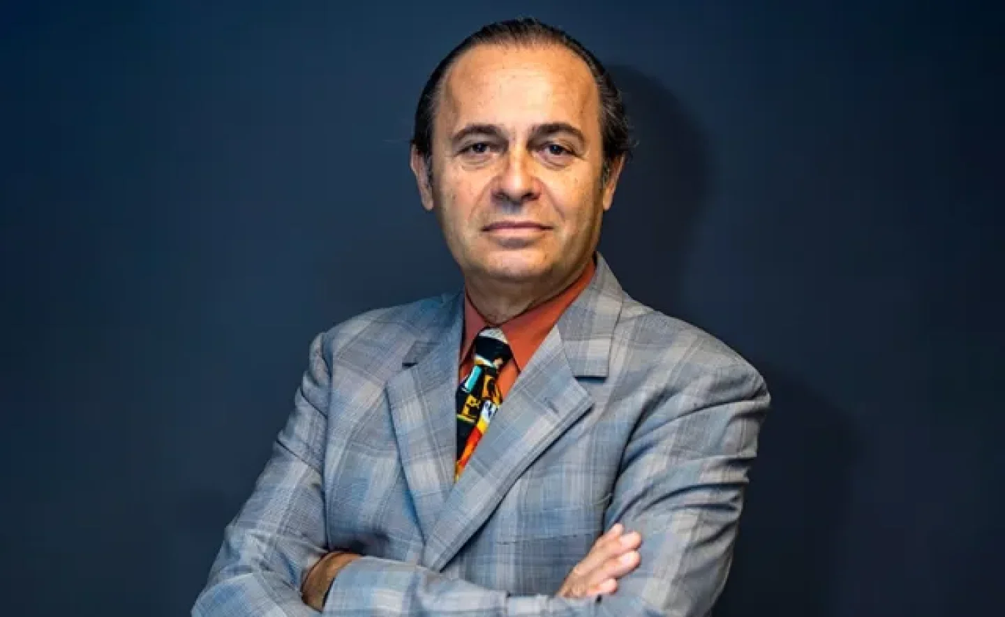 Ayhan Sicimoğlu Kimdir?