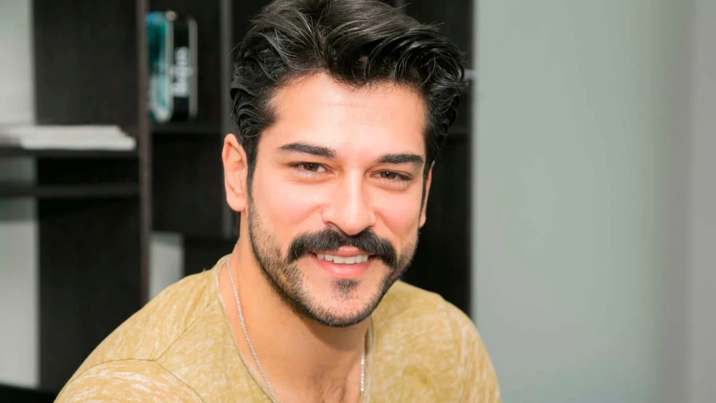 Burak Özçivit Kimdir?
