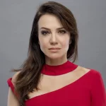 Deniz Uğur Kimdir?