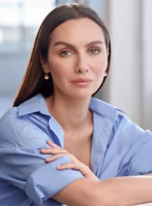 Birce Akalay Kimdir?