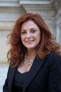 Derya Alabora Kimdir?