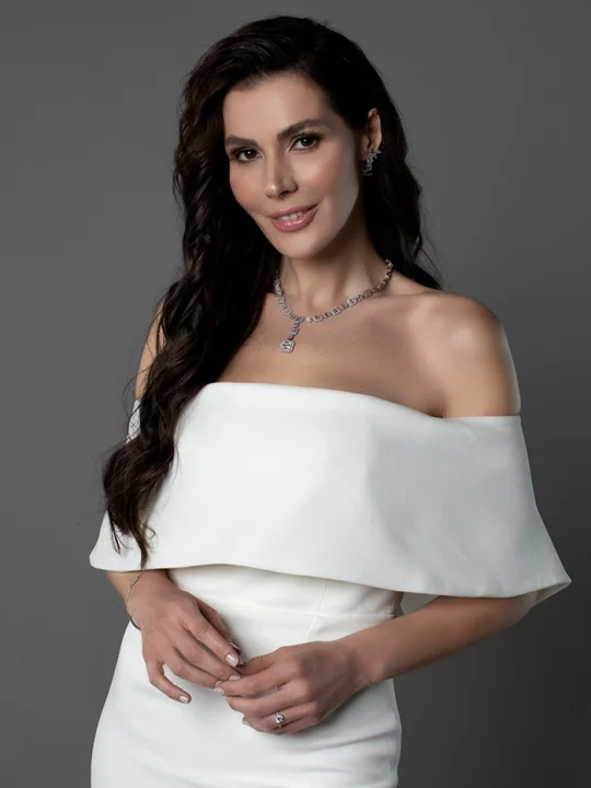 Hatice Şendil Kimdir?