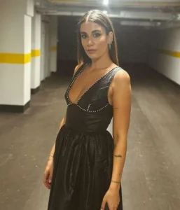 Zeynep Mayruk Kimdir?