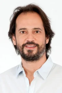 Timuçin Esen Kimdir?