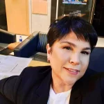 İpek Özbey Kimdir?