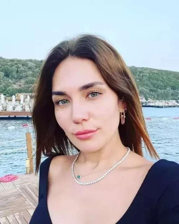 Buse Varol Kimdir?