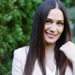 Özge Borak Kimdir?