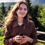 Ava Yaman Kimdir?