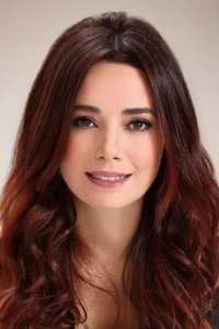 Özgü Namal Kimdir?