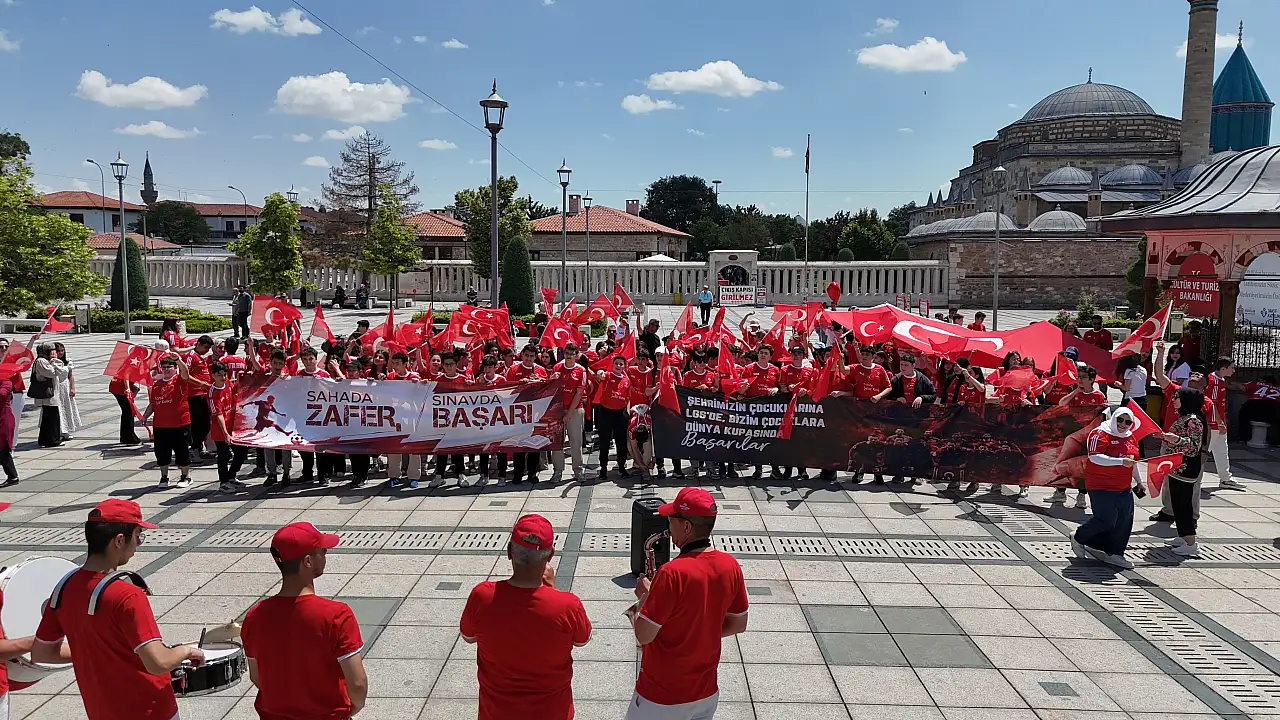 Konya’da küçük kalplerden büyük destek: LGS ve milli takım yan yana!